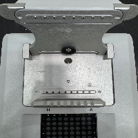 Thermo NanoDrop 8000 UV/VIS Spectrophotometer image 2